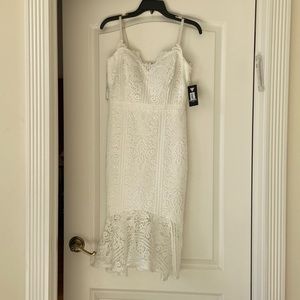 Guess V-Neck Sleeveless Flounce Hem Floral Lace Sheath Dress. Size: 4.